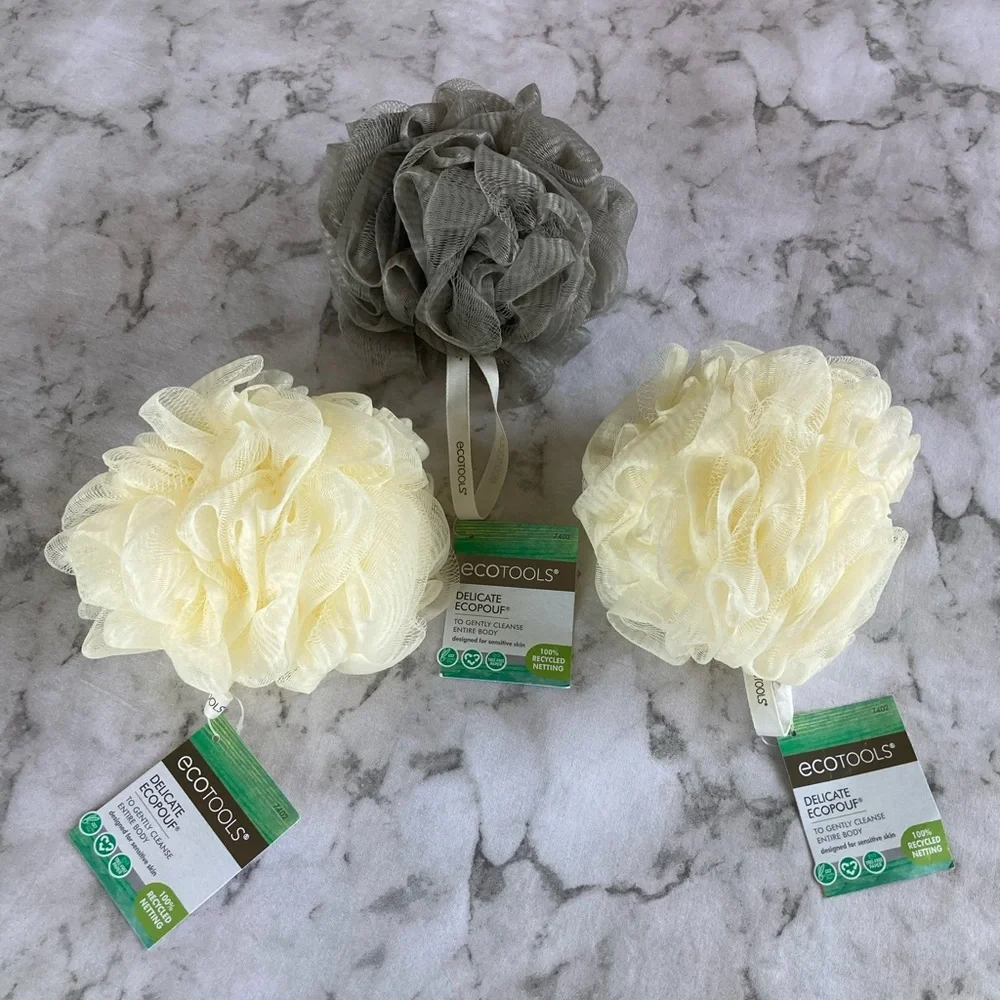 keeping🙃 3 Eco tools eco pouf to gently cleanse entire body. Plus 2 facial mitts - Picture 2 of 8